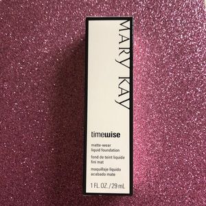 Timewise matte-wear foundation Ivory 3 Mary Kay